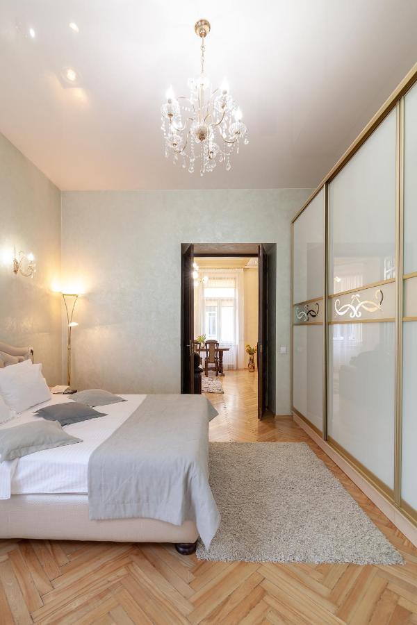 Alfa Apartments Levytskoho Lviv Extérieur photo