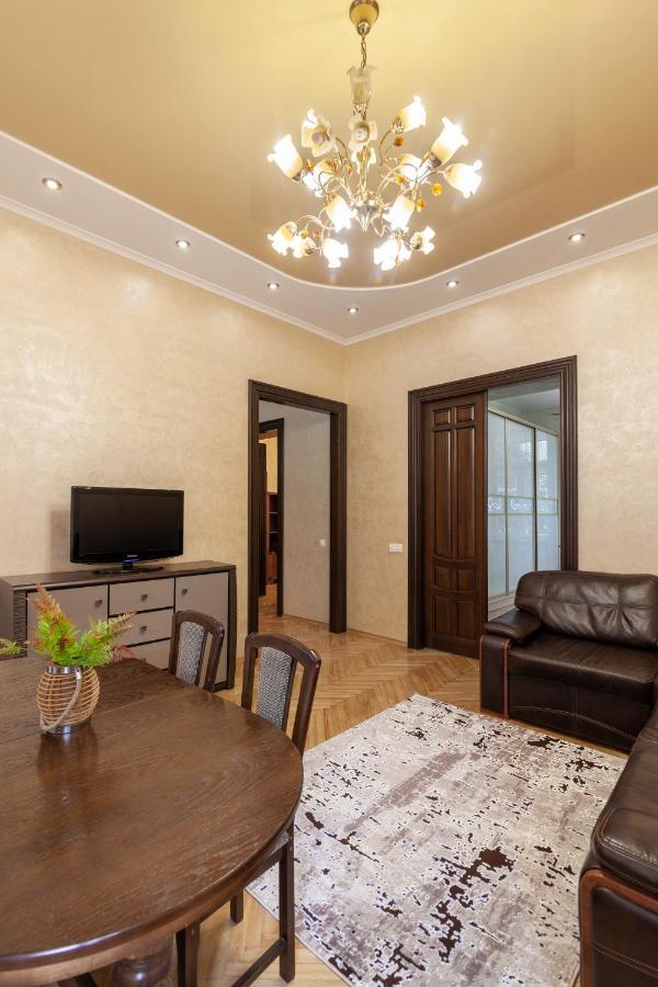 Alfa Apartments Levytskoho Lviv Extérieur photo